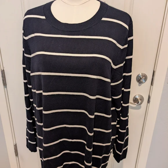 41 HAWTHORN Aubree Striped Crew Neck Sweater Navy and White Plus Size 2X - Picture 4 of 11